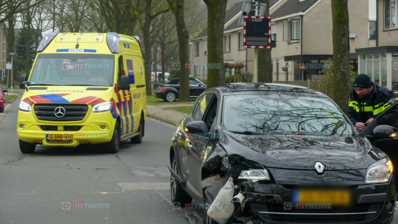 Auto's botsen in Enschede&nbsp;