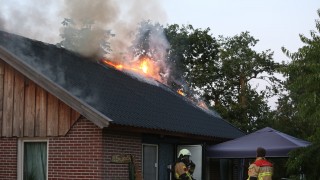 Uitslaande brand bij vakantiewoning in Hoge Hexel