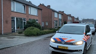 Vrouw overloopt inbrekers in Ootmarsum en raakt gewond