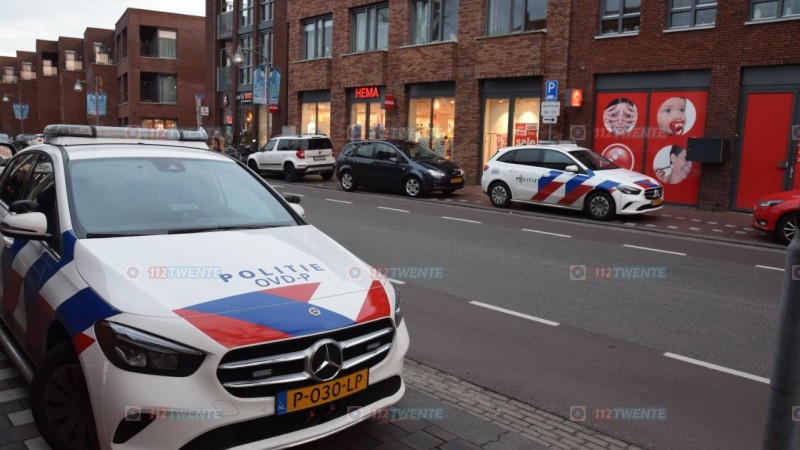Overval op de Hema in Almelo, verdacht nog voortvluchtig