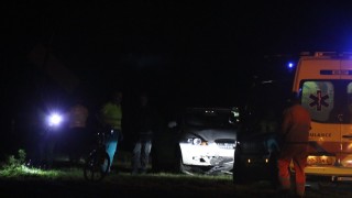 Auto botst op verkeersbord in Rossum, bestuurder gewond