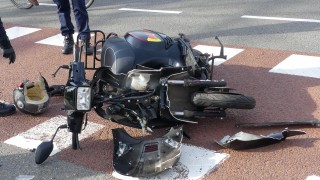 Scooterrijder gewond bij aanrijding in Enschede&nbsp;
