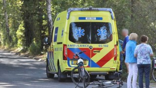 Wielrenner gewond bij botsing met voetganger in Oldenzaal
