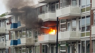 Flatwoning uitgebrand aan de Paganinistraat in Hengelo