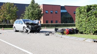 Motorrijder zwaargewond bij aanrijding in Almelo
