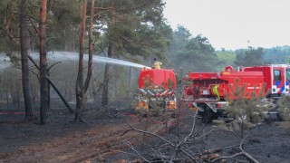 Brandweer rukt opnieuw uit naar Sallandse Heuvelrug voor nabluswerkzaamheden