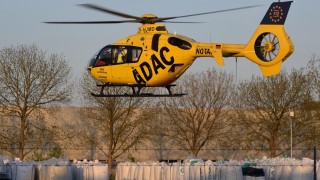 Man gewond bij bedrijfsongeval in Vroomshoop, traumahelikopter ingezet